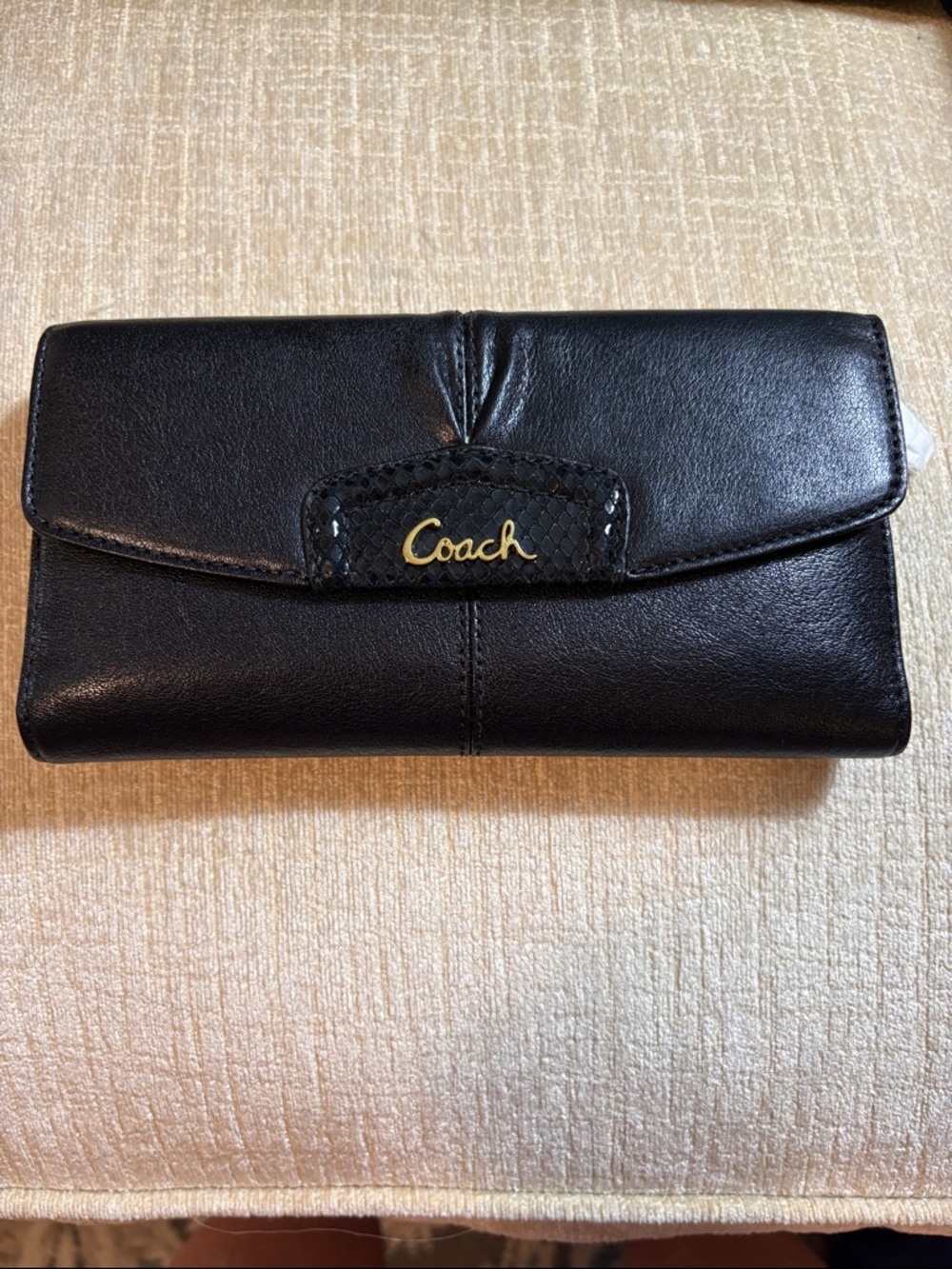 Vintage Coach Black Leather Flap Wallet with Gold Logo